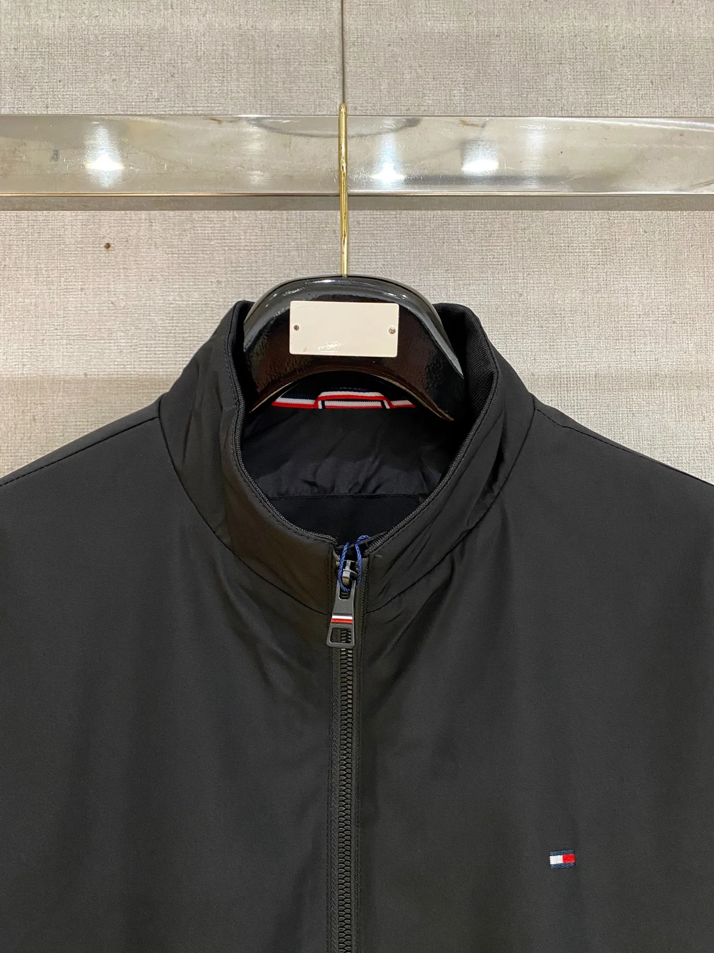 Tommy ， 。 ， ， ， ， 。 ：Black，Blue，Khaki Sizes：M-4XL